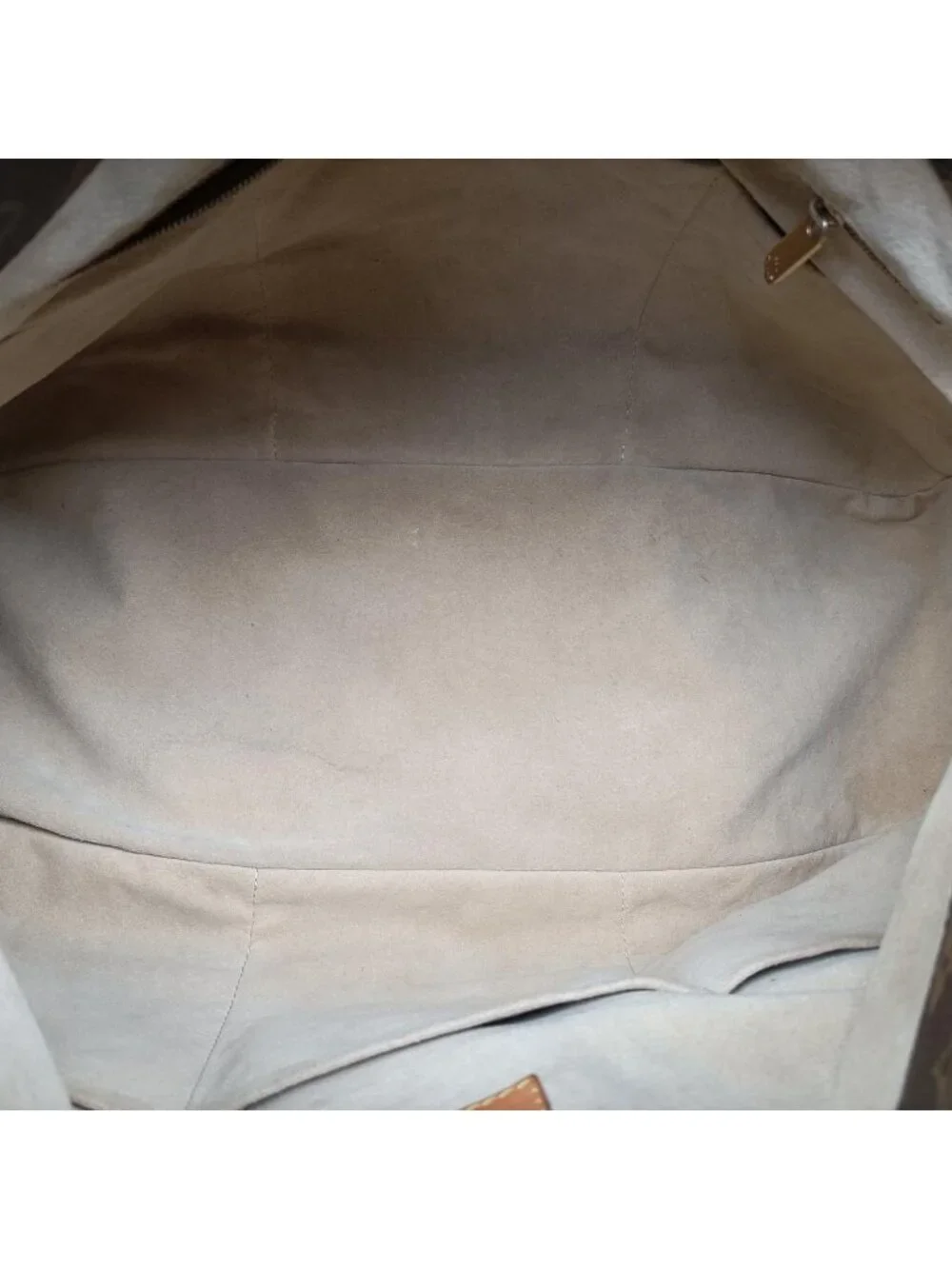 Louis Vuitton Artsy MM Monogram Brown Canvas Handbag